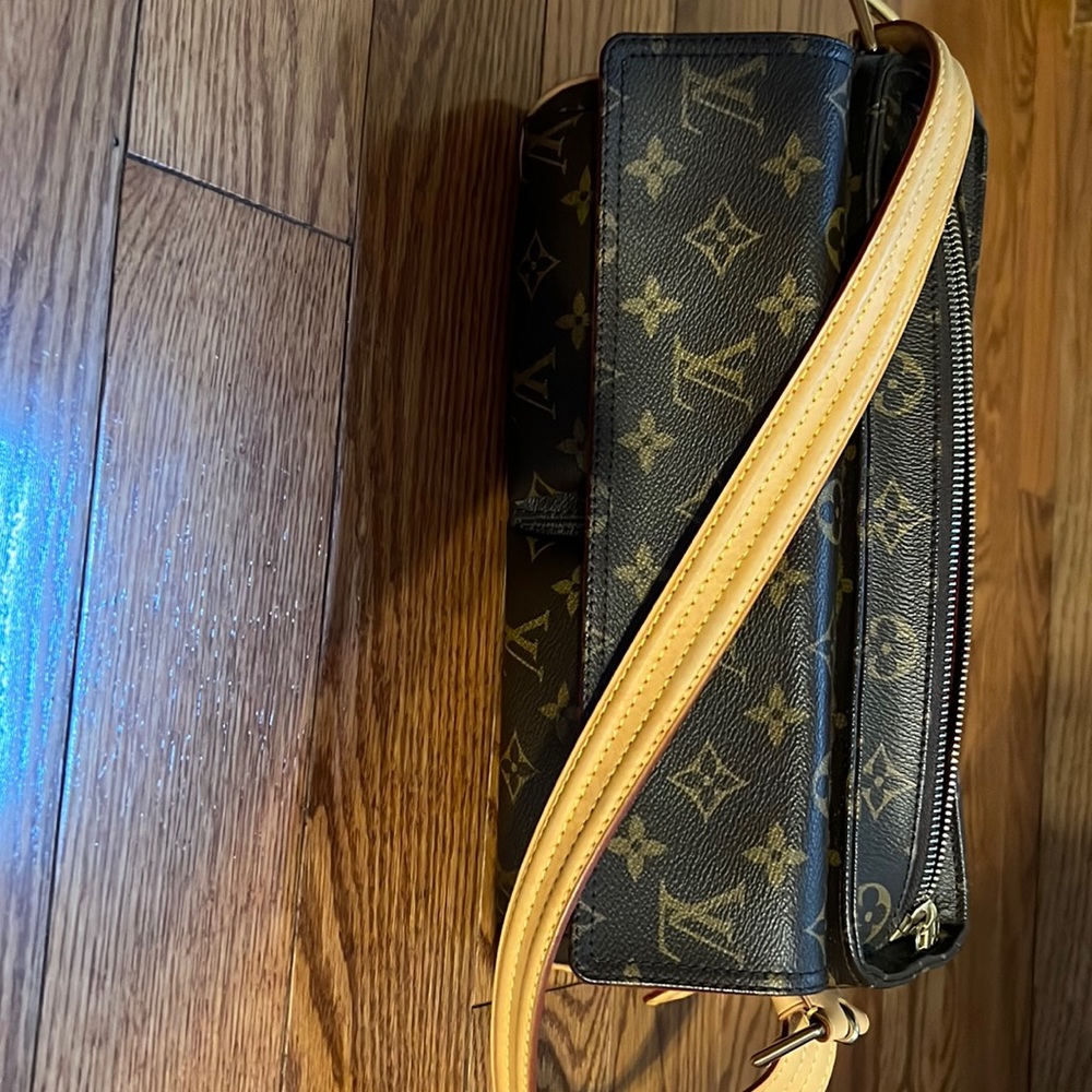 LOUIS VUITTON Monogram Viva Cite MM M51164 Shoulder Bag One